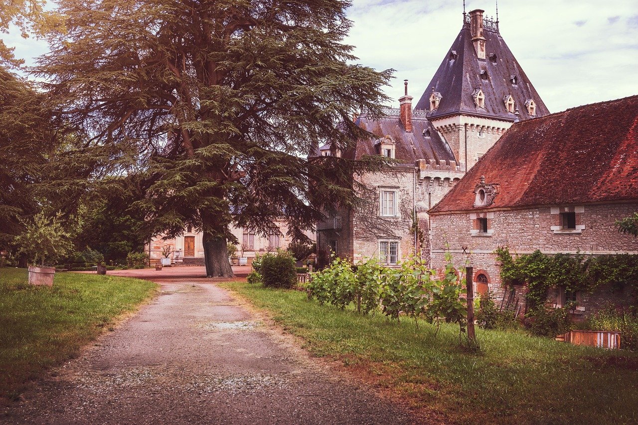 Comment découvrir les chemins de traverse historiques en Haute-Loire selon le Conseil Départemental 2025 ?