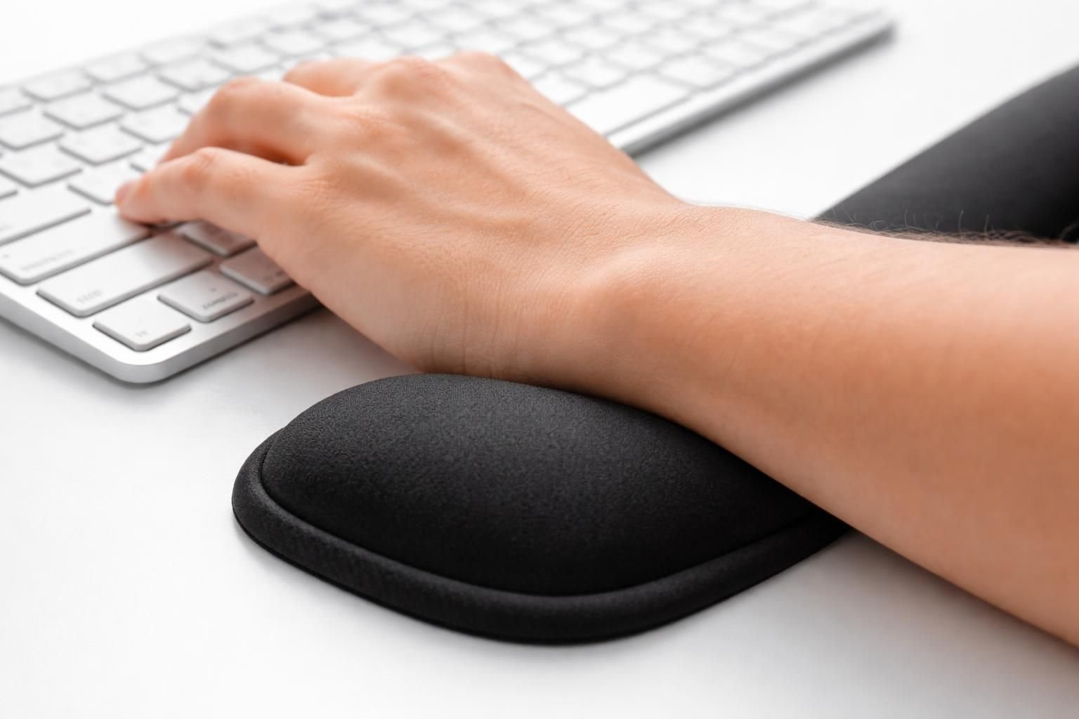 découvrez notre sélection des meilleurs repose-poignets pour clavier et souris en 2026, alliant confort, ergonomie et qualité pour protéger vos poignets toute la journée.