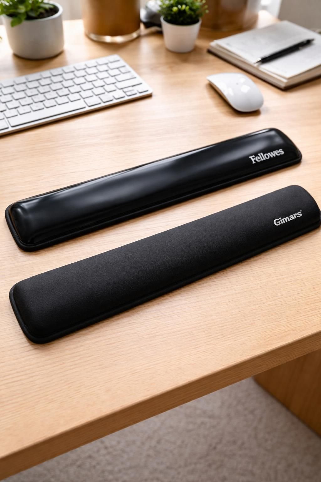 découvrez notre guide complet pour choisir les meilleurs repose-poignets pour souris et clavier, alliant confort et ergonomie pour prévenir les douleurs.